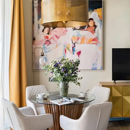 La Rosa De La Alfalfa Seville